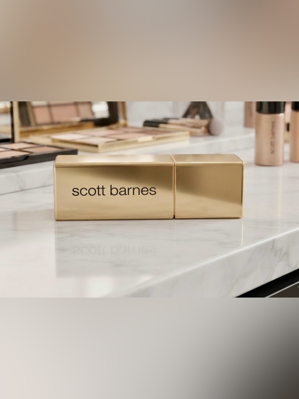 SCOTT BARNES LIP GLOSS